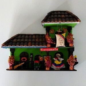 Colorful Wall Decor with Traditional Design